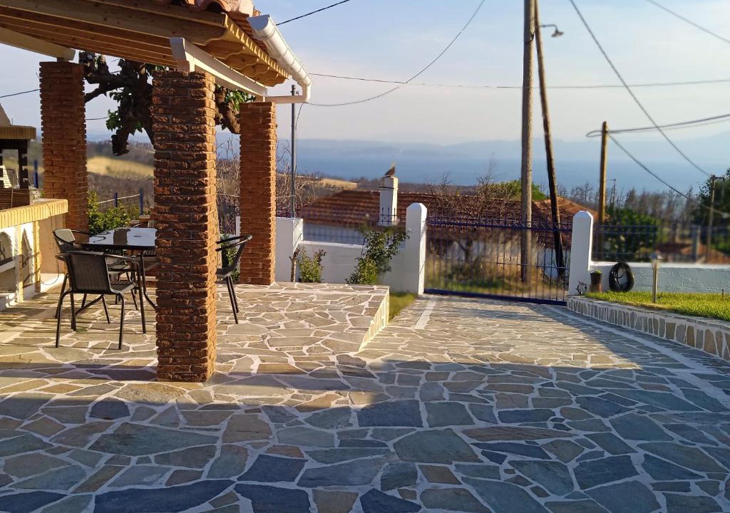 Stratoni House | Σπίτι στο βουνό αλλά μια ανάσα από τη θάλασσα