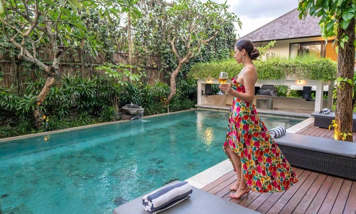 Berawa Villa | 10% Off! 12bedrooms Luxury Private Villa walk to the beach, Finns,Atlas