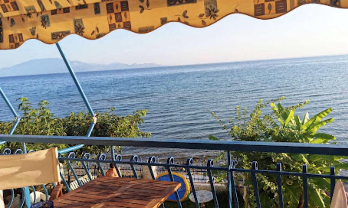 Psarou House | 12 Seafront Studios-Amazing Seaview- 24 to 36 pers