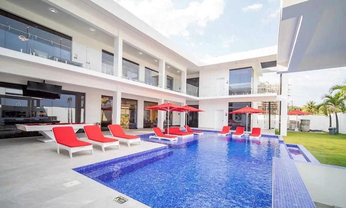 Montellano Villa | 13BR Villa: Ultra-Modern Design, Premium Billiard, private pool