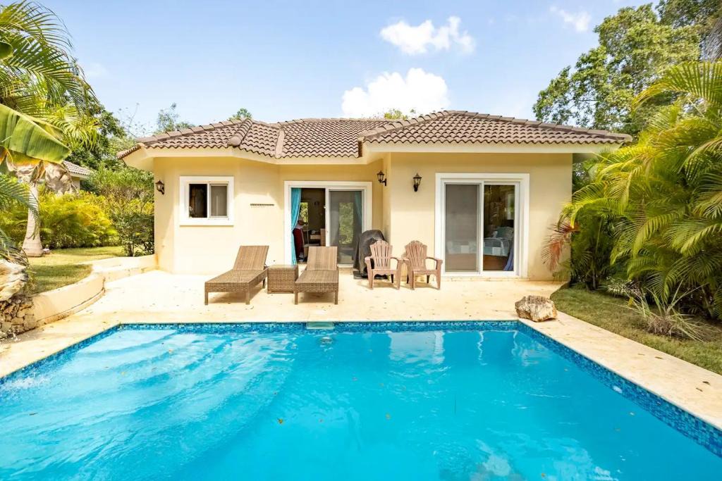 Urbanizacion Tavarez Villa | 2 Bed 2 Bath Villa with Jacuzzi, High Speed Wi-Fi
