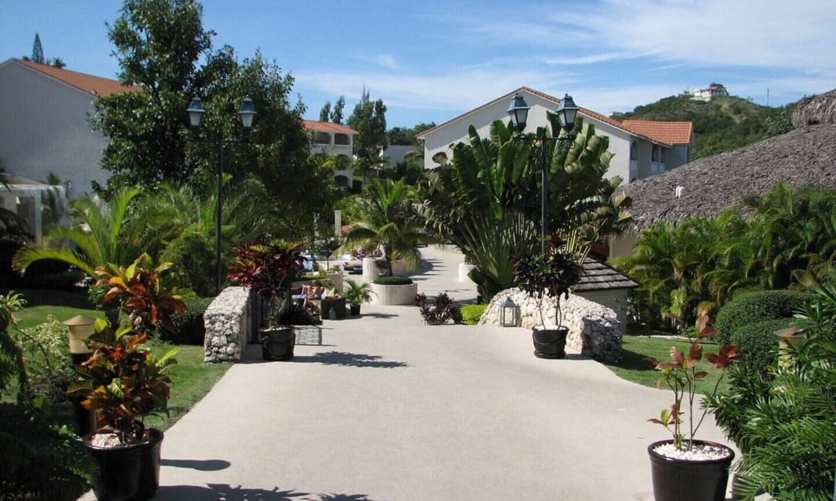 Los Maestros Resort | 2 Bedroom room at Lifestyle Resort