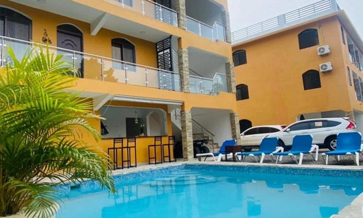 Villas Ana Maria Apartment | 2BD guest-friendly apt with pool, near everything
