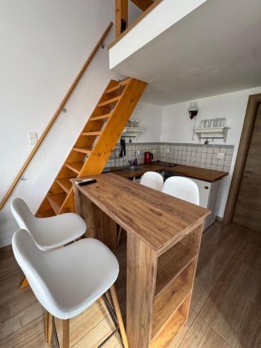 Samothrace House | 2BR Beachfront Home Sea & Mountain View
