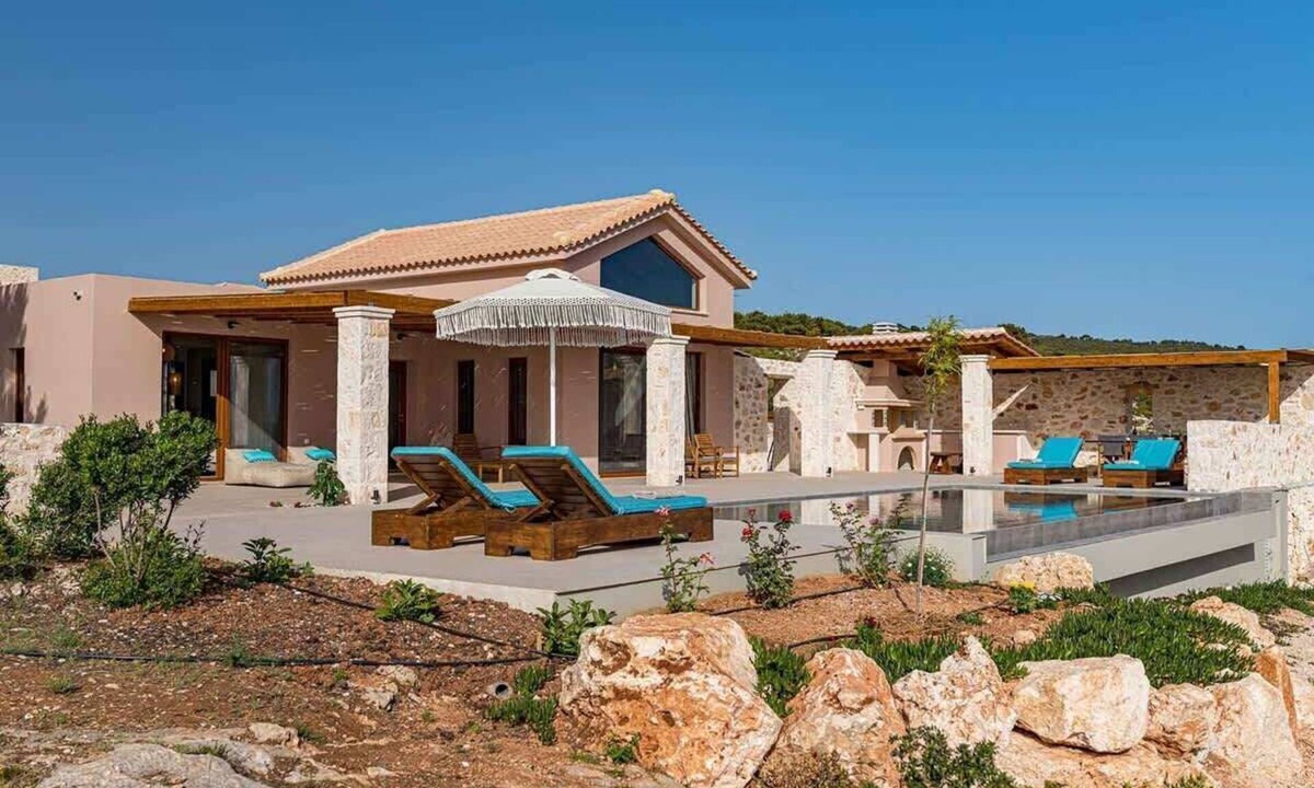 Maries Villa | 2BR Sea-View Hideaway Infinity Pool & BBQ (Ultra-Private)