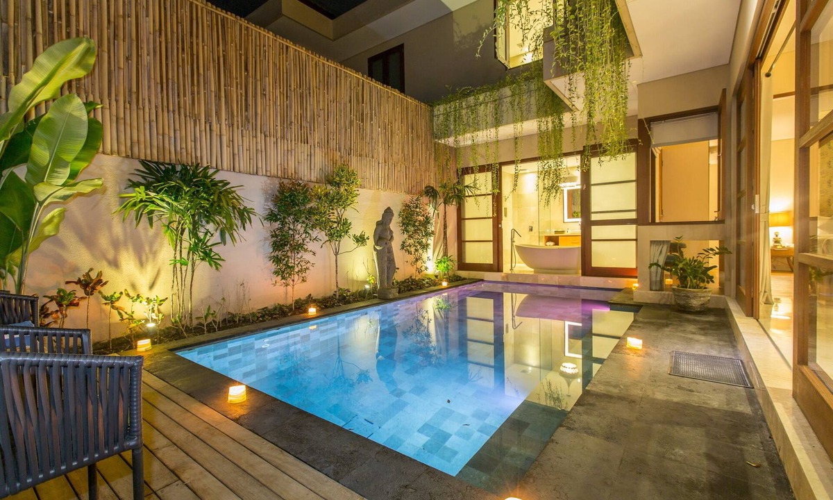 Legian Villa | 2BR Villa, Near Padma Beach - W/DAILY HOUSE KEEPING!