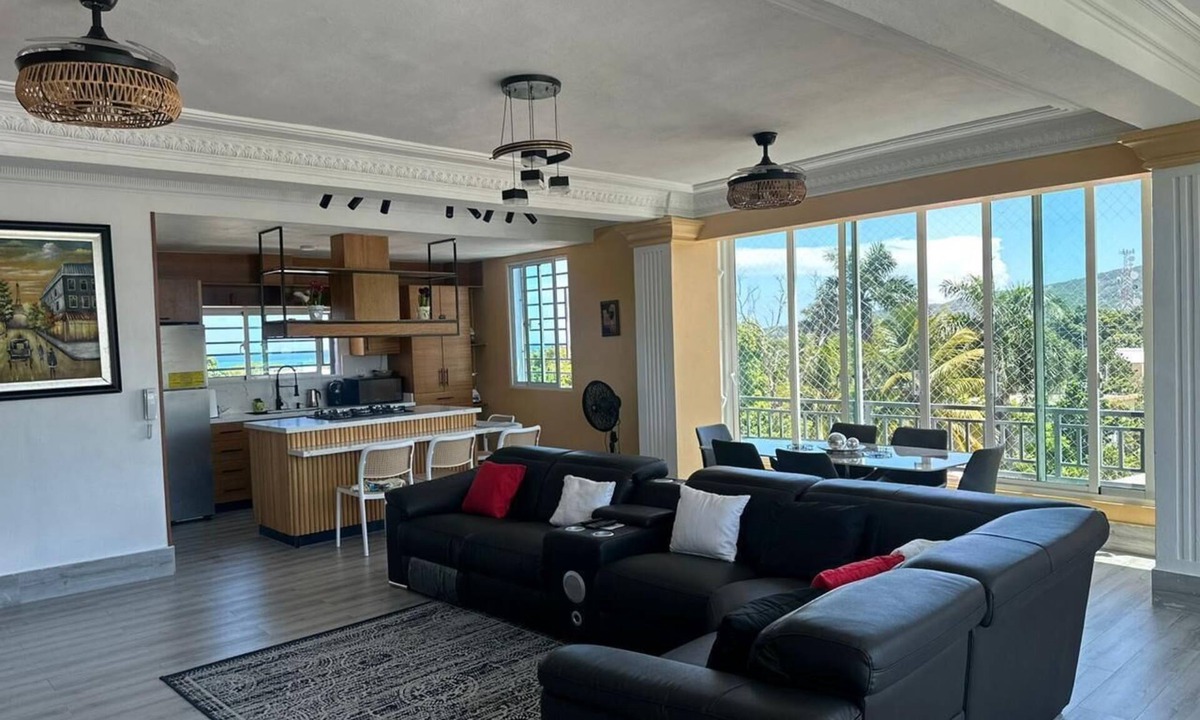 Barahona Apartment | 3-bedroom apartment in awesome Barahona with AC