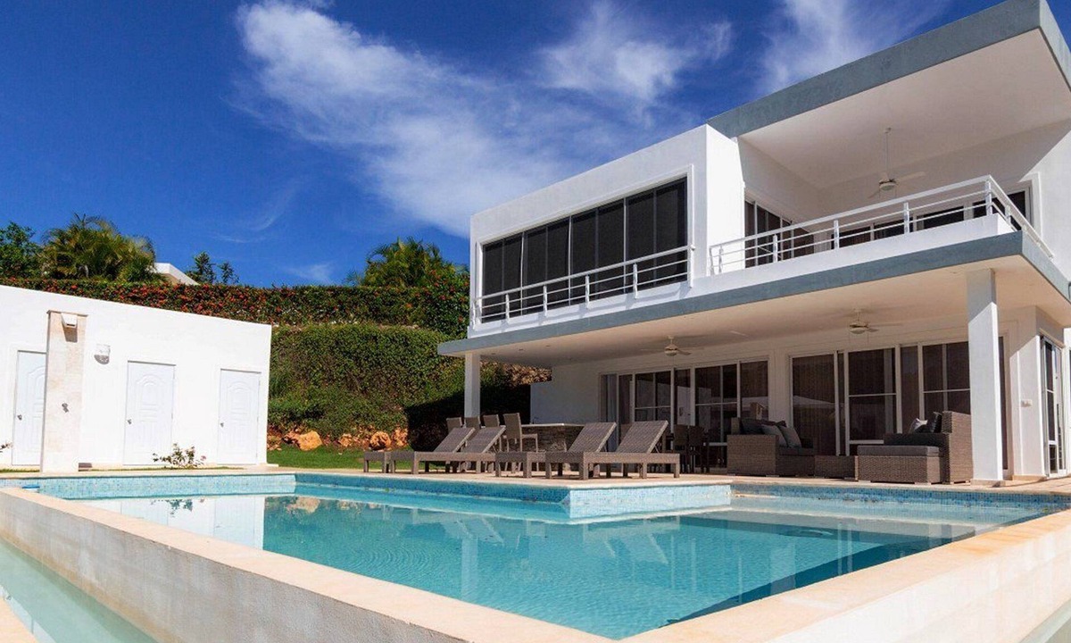 La Mulata Villa | 3BD/3BTH guest-friendly villa, free bus, pool/waterpark/WiFi/cable TV/BBQ!