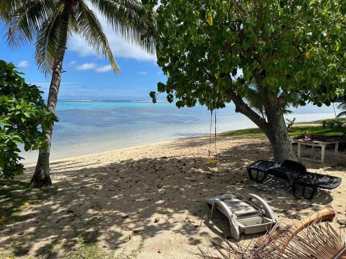 Paopao House | 3BR Beachfront Villa Steps from the Lagoon