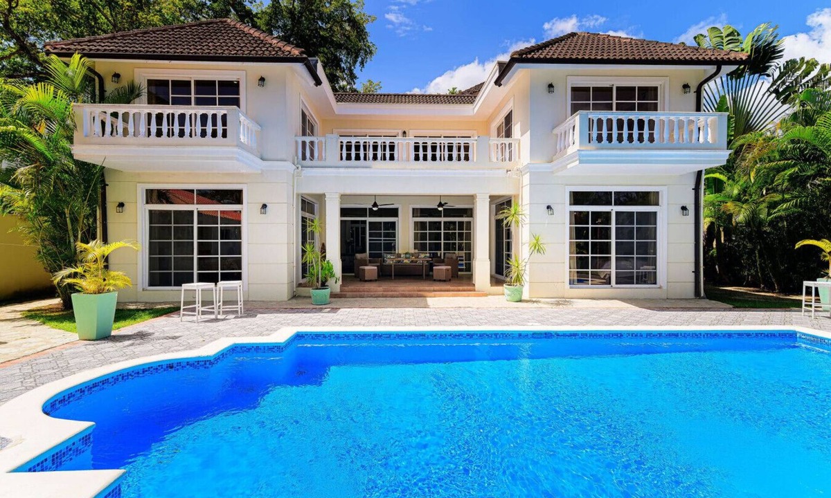 Sosua House | 4-BR Luxury Villa w/Pool, 2 min walk to beach