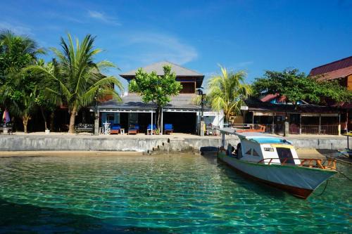 Bunaken House | 4 Sisters Divers
