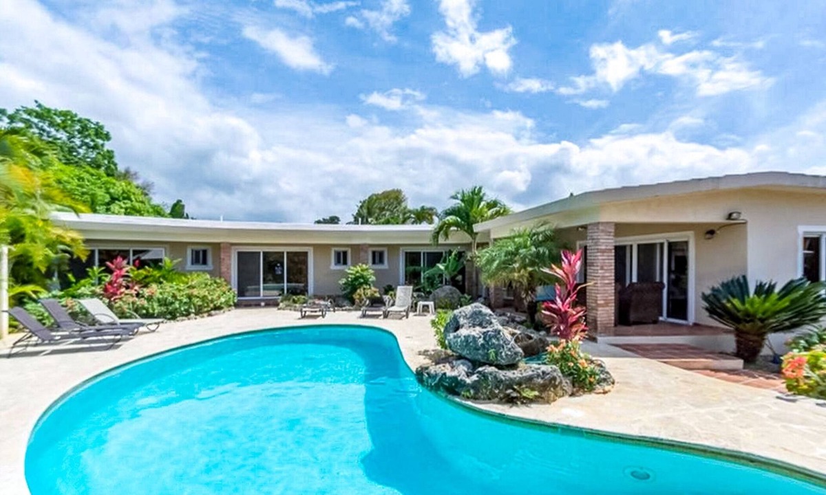 Sosua Villa | 4BD villa in luxury residence, private pool, guest-friendly, free bus