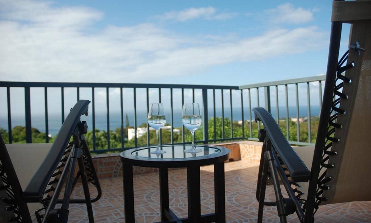 Los Cerros Villa | 5BD villa on top of the hill with sea views, pool/Wi-Fi/cable TV/parking