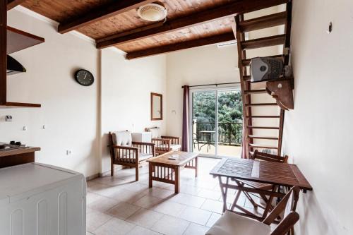 Armenistis Apartment | #6 Loft Studio Raxes Kastanies Ikaria