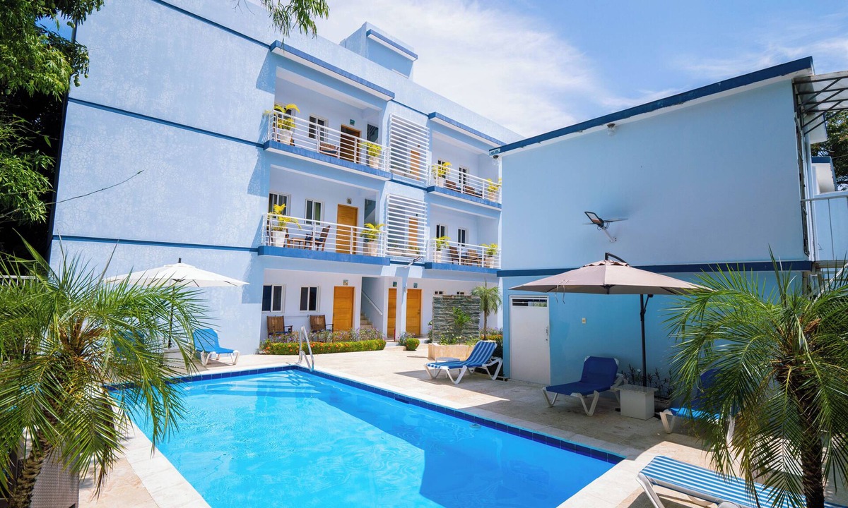 Los Cerros Condo | A downtown modern fully furnished Sosua Condo with a Cigar Lounge and bar.