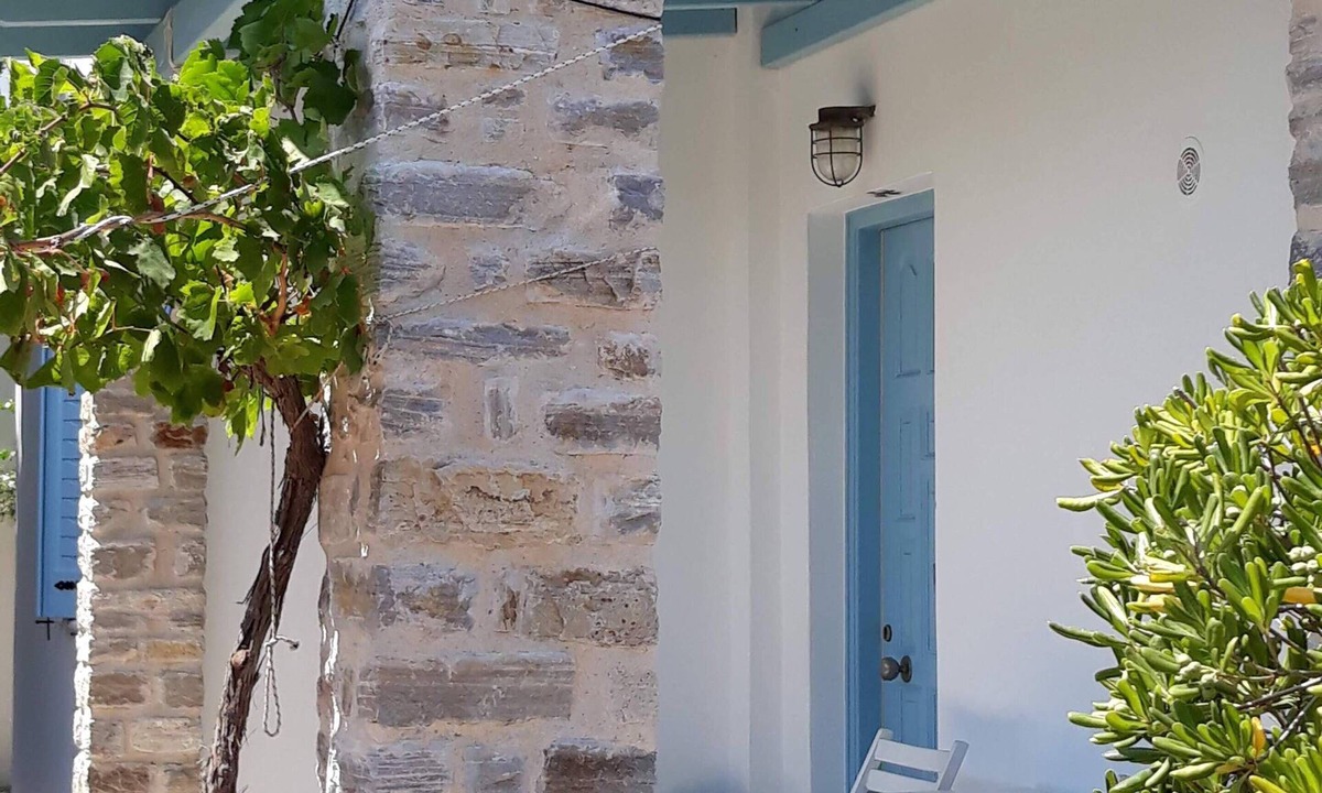 Plaka House | A GREEK ISLAND HOUSE.A PLACE TO RELAX.