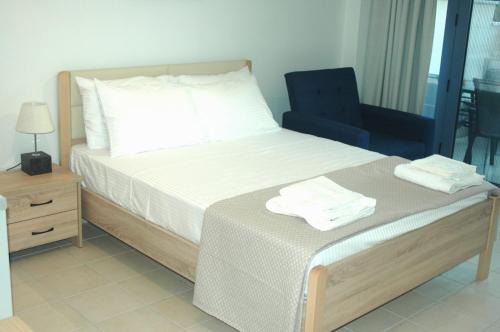 Apolpaina Apartment | A L' AISE STUDIOS