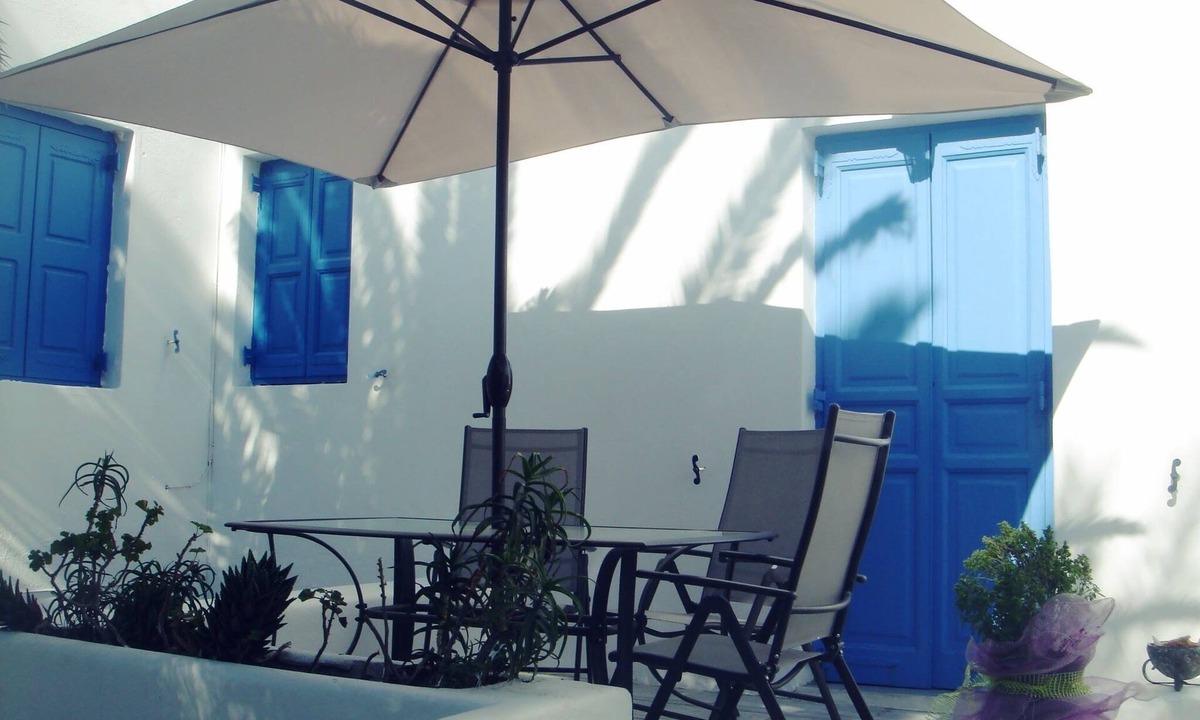 Ornos House | A Slice of Mykonos Heaven Next To The Beach.