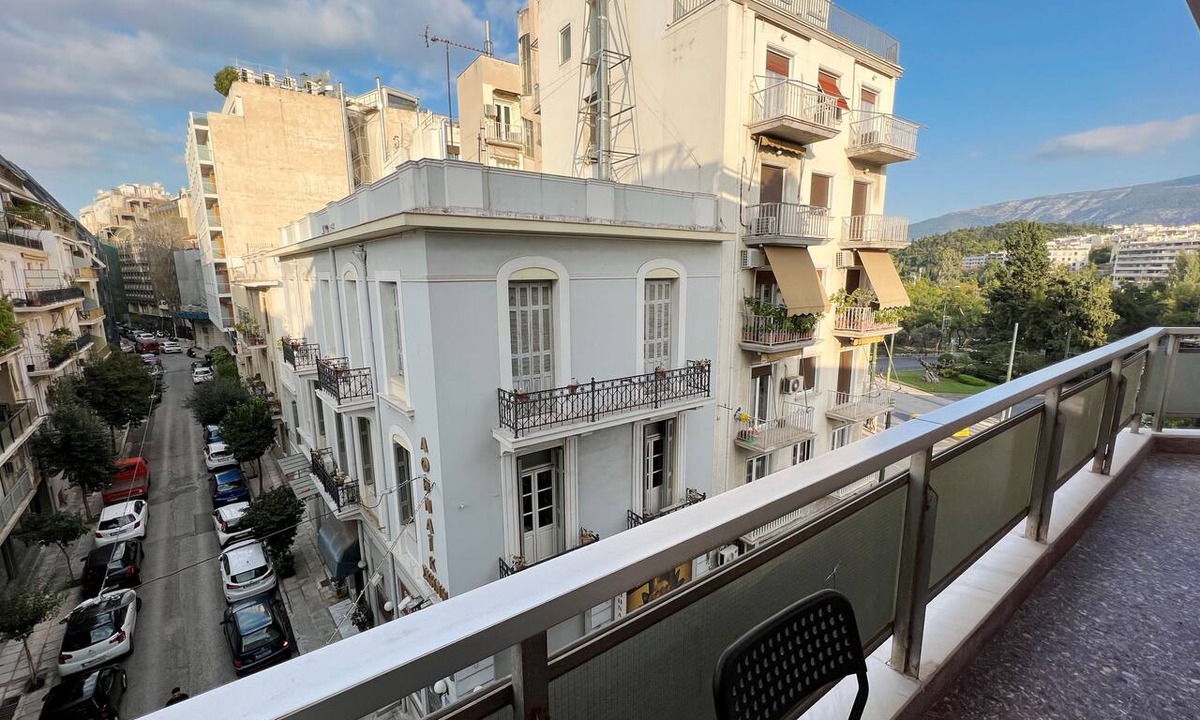 Makrigianni Apartment | A Stroll to the Acropolis, Athenian Homes