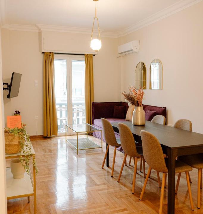 Mousio Apartment | Acanthus Art Deco Retreat 250 from Metro & Archaeology Museum