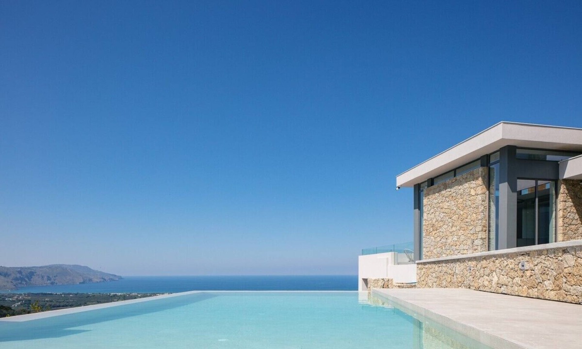 Georgioupolis Villa | Accessible Private 4BR Villa, BBQ & Heated Pool & Sea View