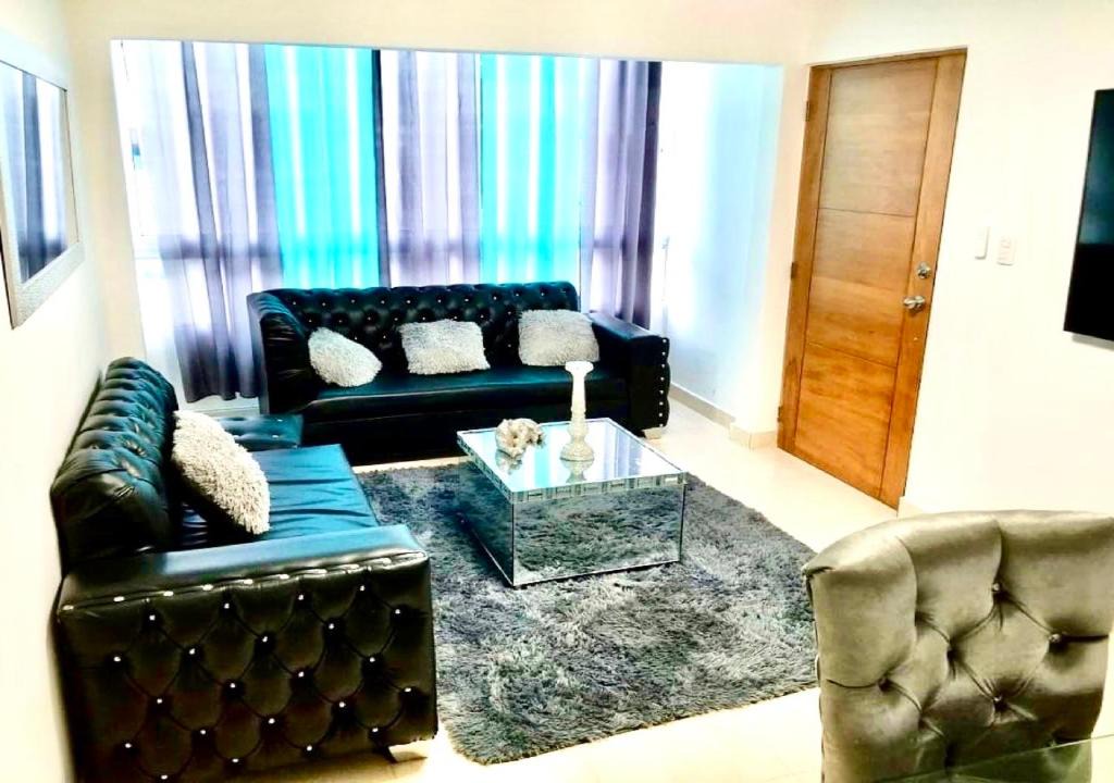 Licey al Medio Apartment | Acogedor apartment , seguridad las 24 horas , Cibao International Airport 8 minutos, Centro de Santiago 10 Minutos , Tamboril la capital mundial del cigarro 10 minutos