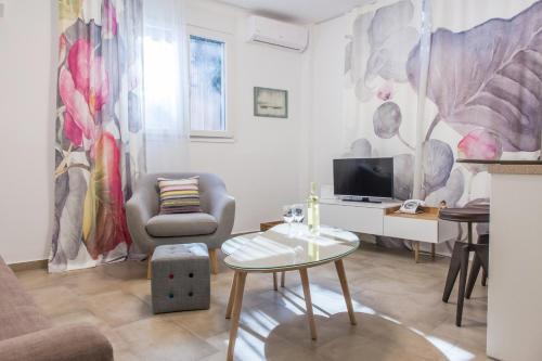 Anafiotika Apartment | Acropolis Quiet Apartment