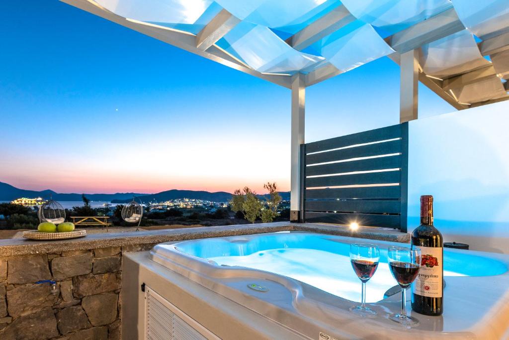 Adamas Apartment | Aelia Suites
