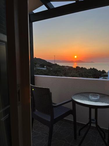 Milos Apartment | Akrothalassia