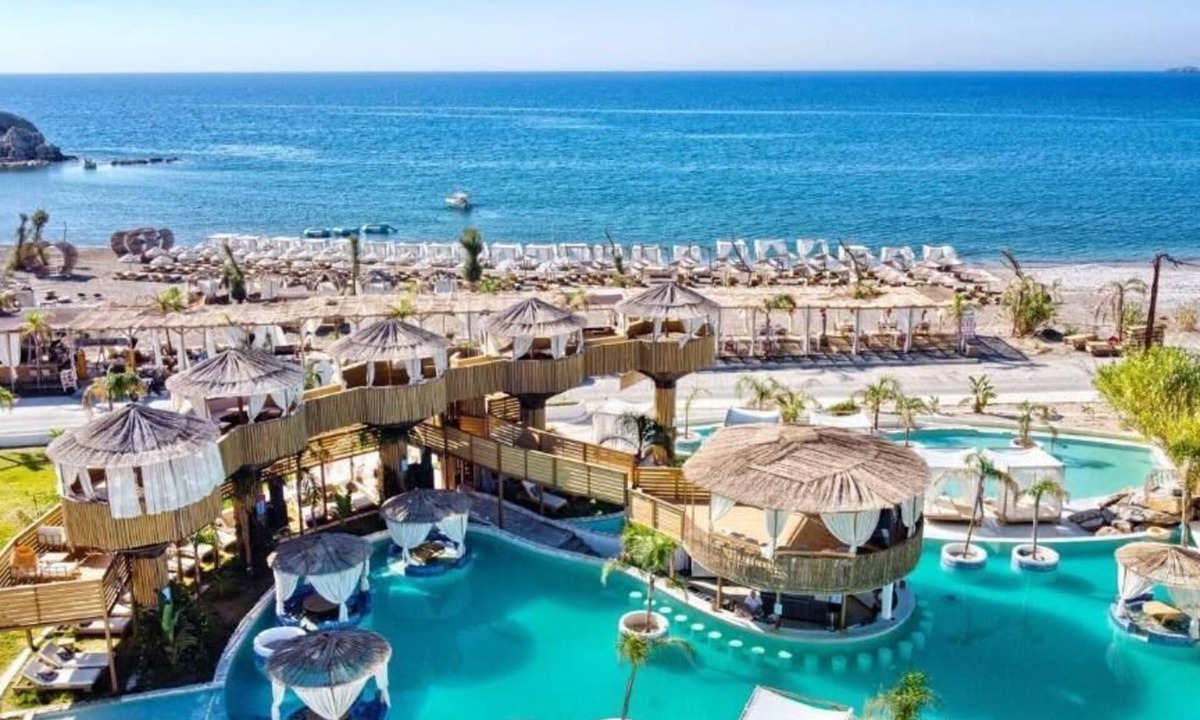 Haraki Apartment | Alia Beachfront Suites and Spa