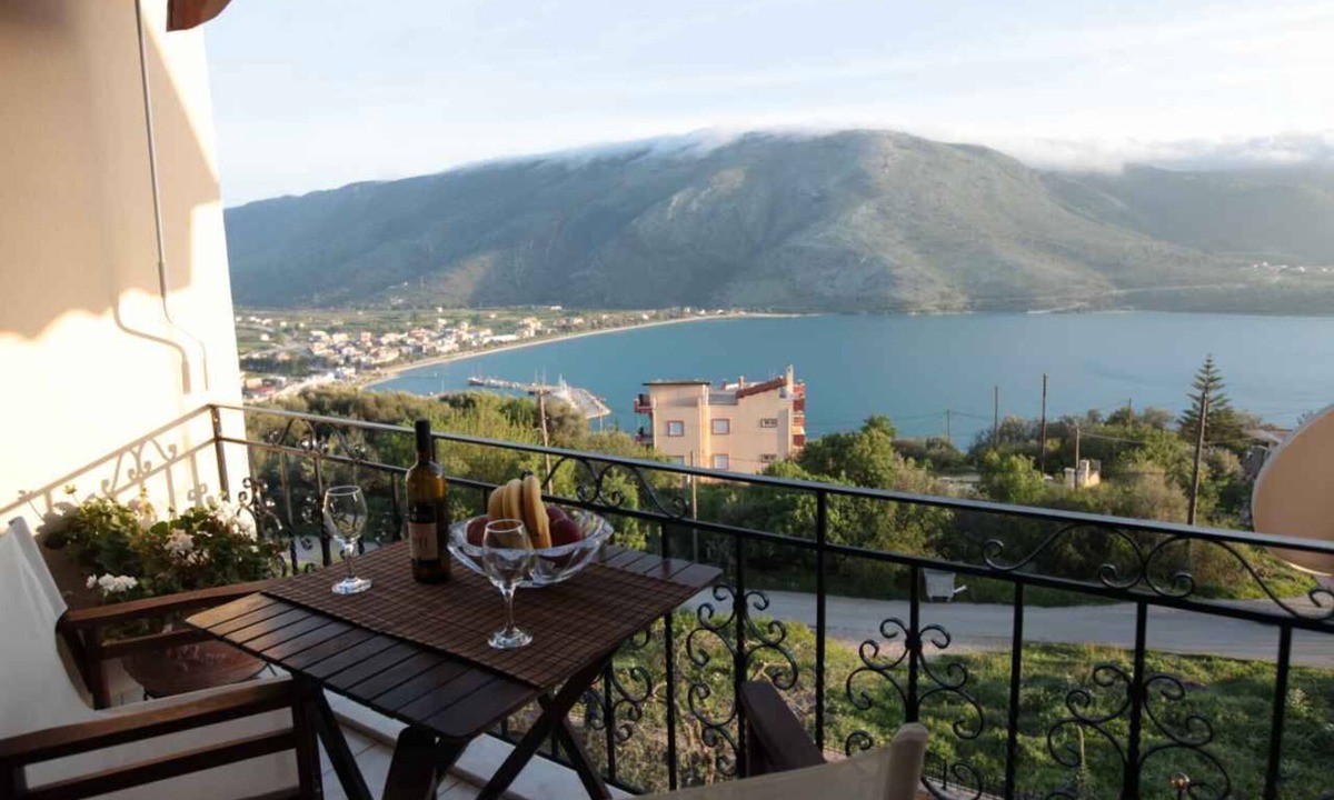 Plataria House | Almini 2