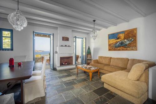 Livadi House | Almira