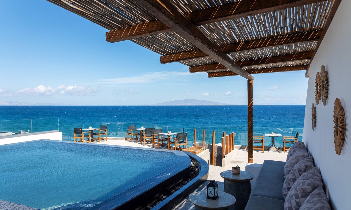 Kamari Hotel | Almyra Oia Suites