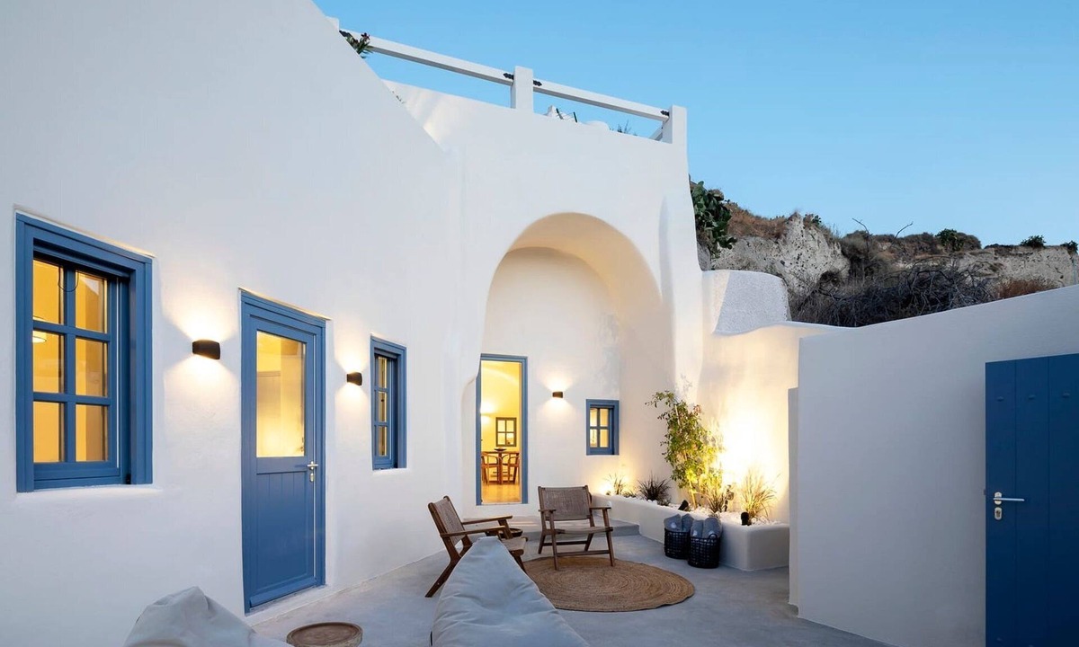 Vothon Apartment | Amazing Santorini Suite | Ananke Suite | Private Hot Tub | Spacious Furnished.