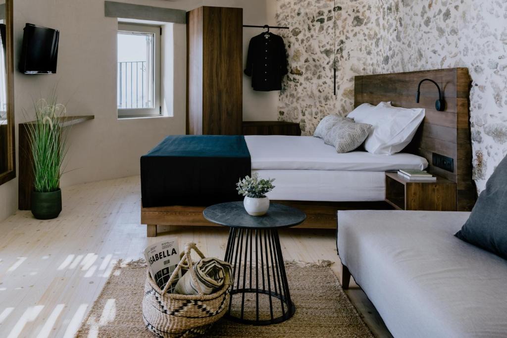 Mirthios House | Antigone's Stone House