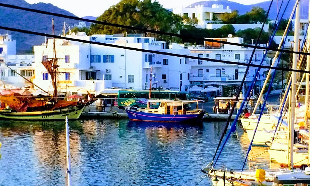 Ios Town Apartment | Apartment at the Port. Best location