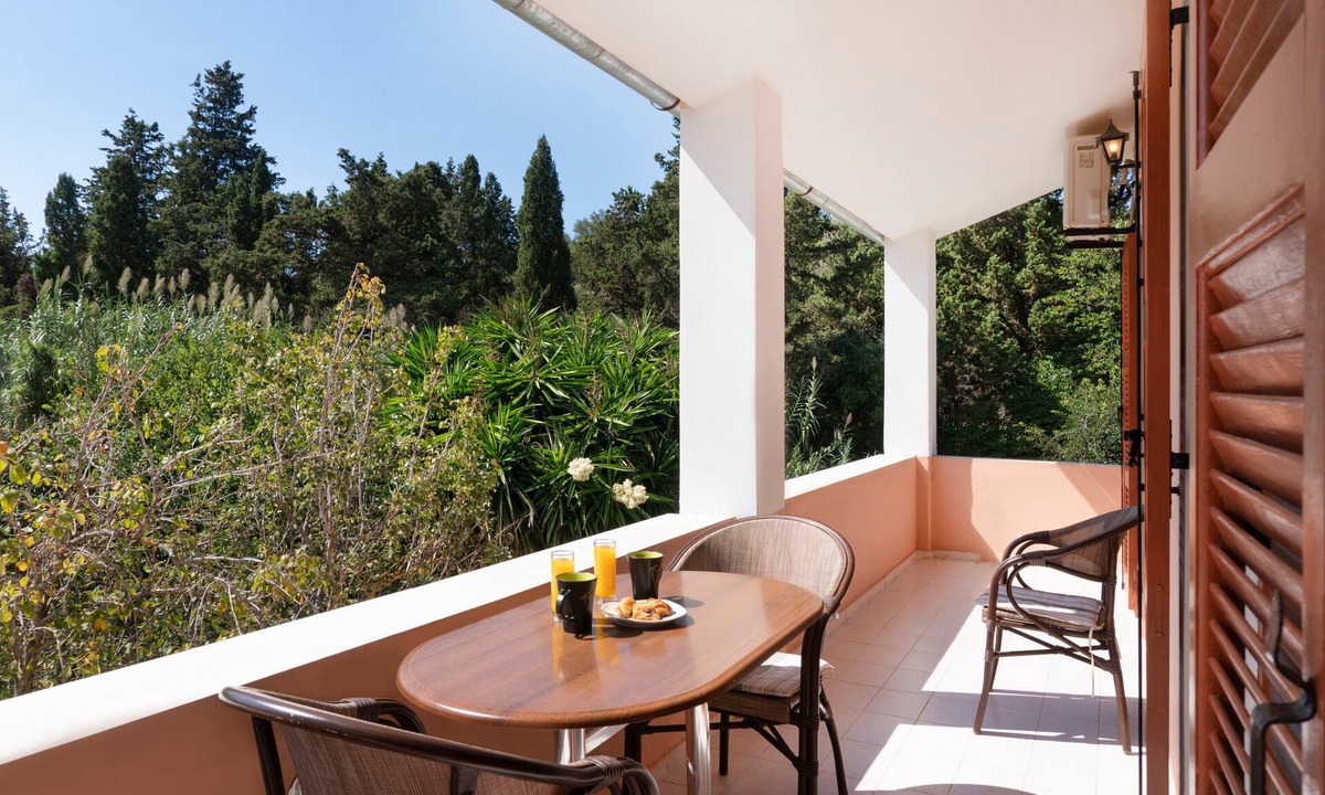 Termenades Apartment | Apartment Dora Pagoi 3 with Mountain View, Shared Garden & Wi-Fi