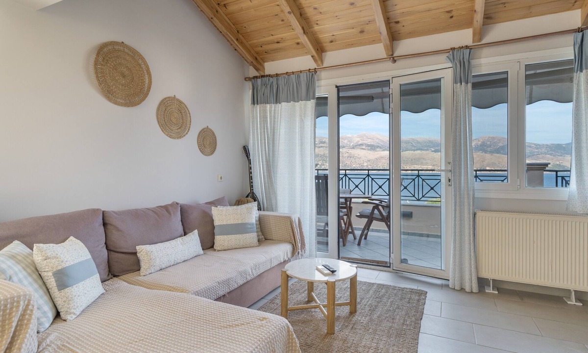Lixouri Apartment | Apartment 'Emelia' with Sea View, Wi-Fi and Air Conditioning