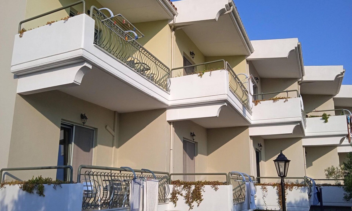 Gerakini Apartment | Apartment in Gerakini with Pool