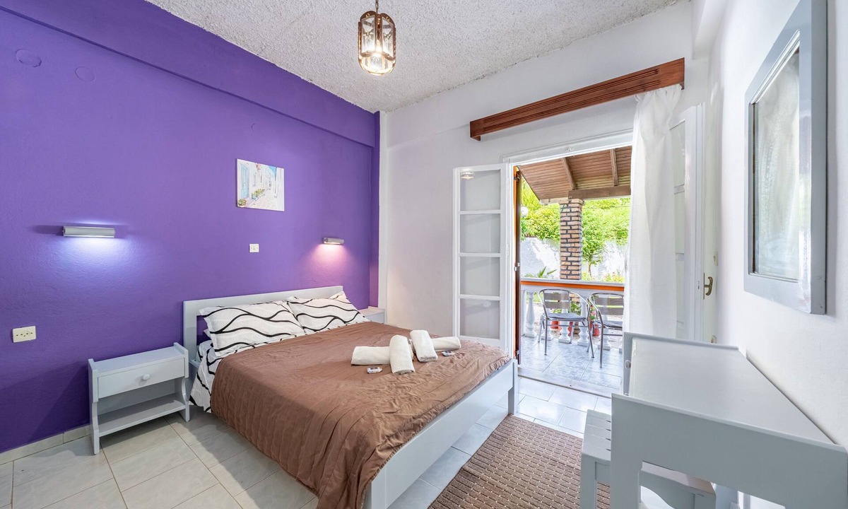 Marathias Apartment | Apartment 'Maltas' with Shared Terrace, Wi-Fi and Air Conditioning