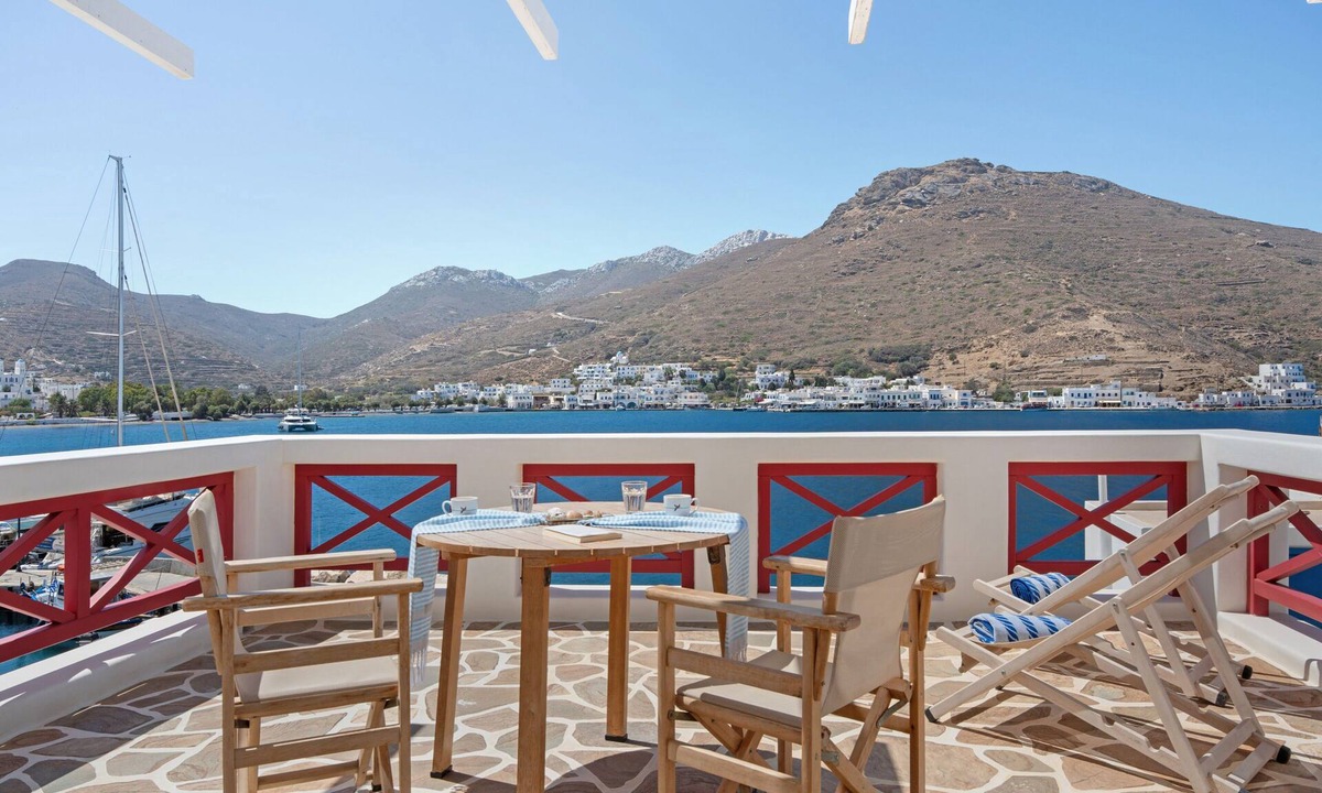 Katapola Apartment | Apartment 'Nicolas House 1' with Sea View, Wi-Fi and Air Conditioning
