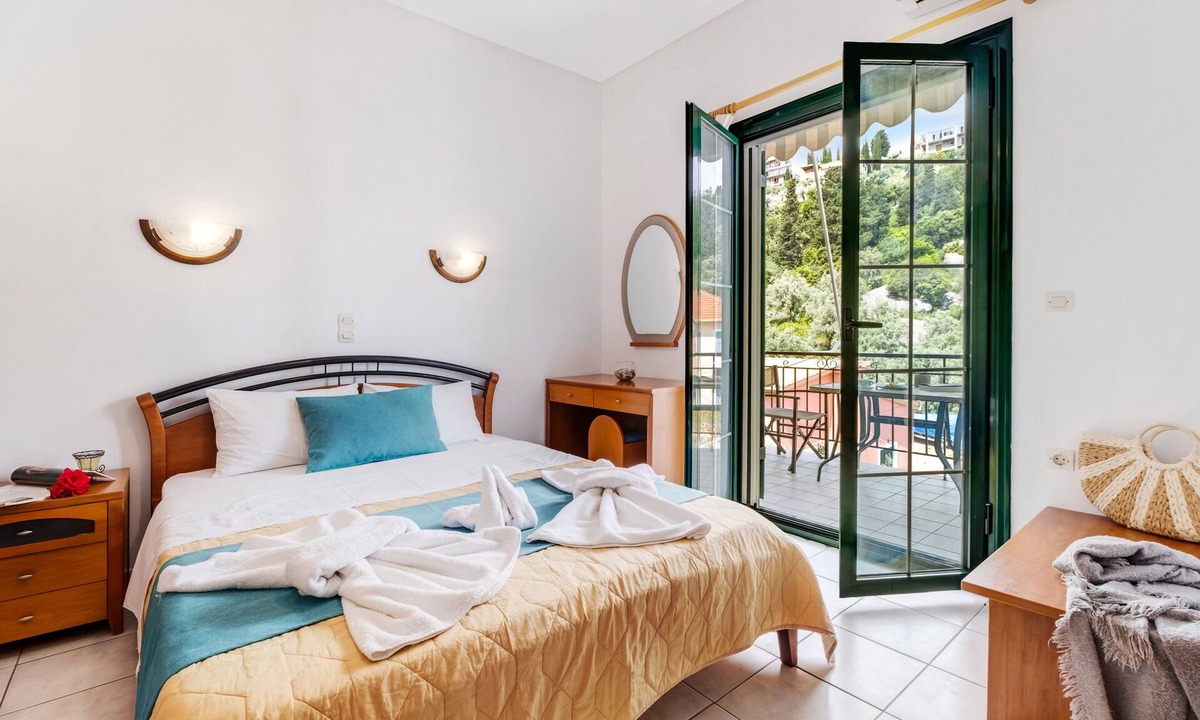 Nikiana Apartment | Apartment "Nikoleta Studio 4" with Sea View, Terrace & Wi-Fi
