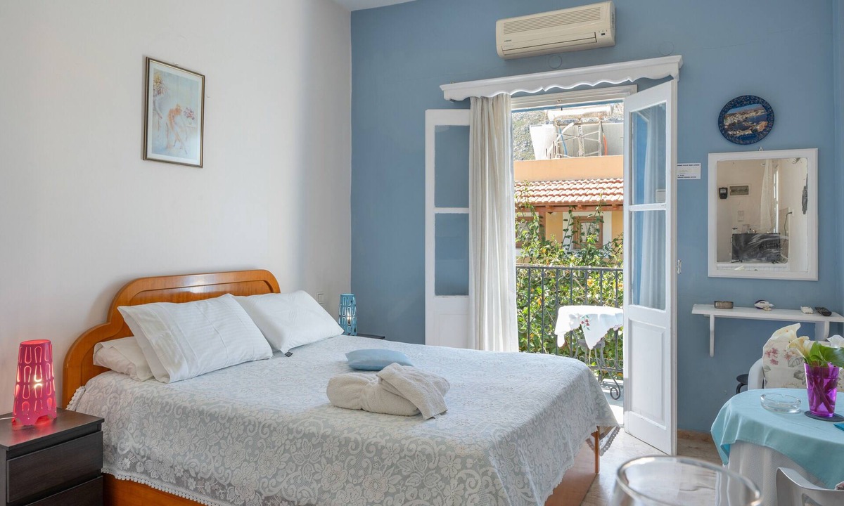 Panormos Apartment | Apartment 'Studio 1' with Mountain View, Wi-Fi and Air Conditioning