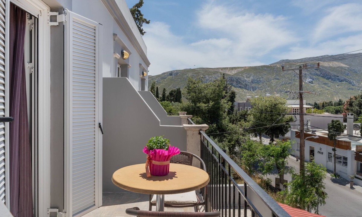 Panormos Apartment | Apartment 'Studio No 15' with Shared Pool, Wi-Fi and Air Conditioning