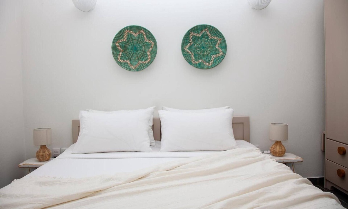 Piso Livadi Apartment | Apartment 'The Cretan Double Room' with Sea View, Wi-Fi and Air Conditioning