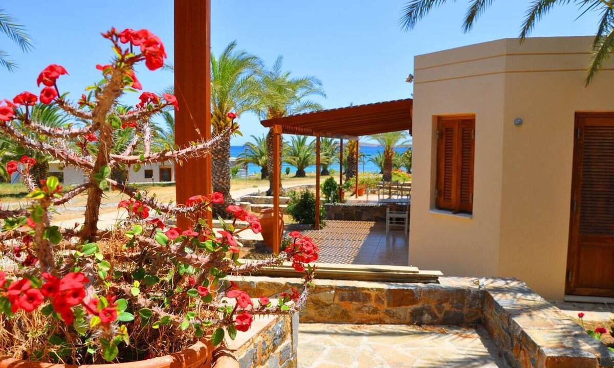 Vigla Apartment | Apartments directly on the beach of Kourmenos