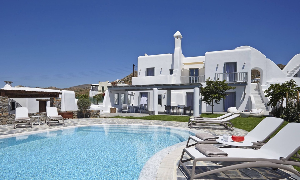 Maragas Villa | Aqua Breeze North Villa on the beach