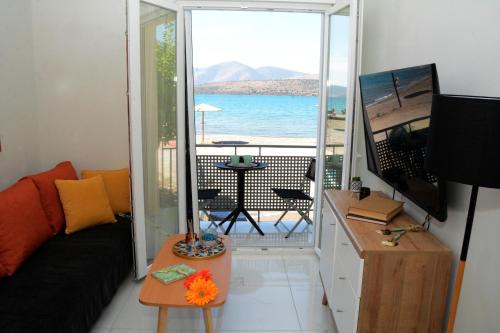Itea Apartment | Aquamarine - Beach Flat