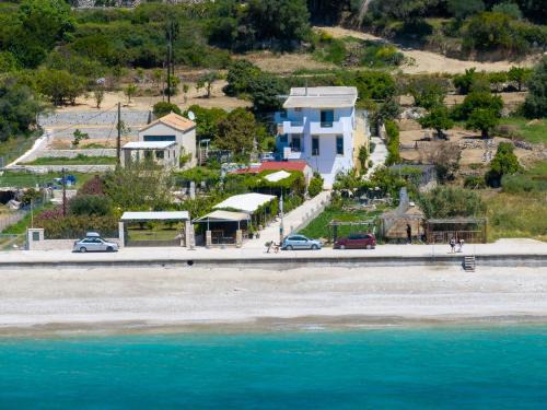 Lourdata Apartment | Aridas at the Beach