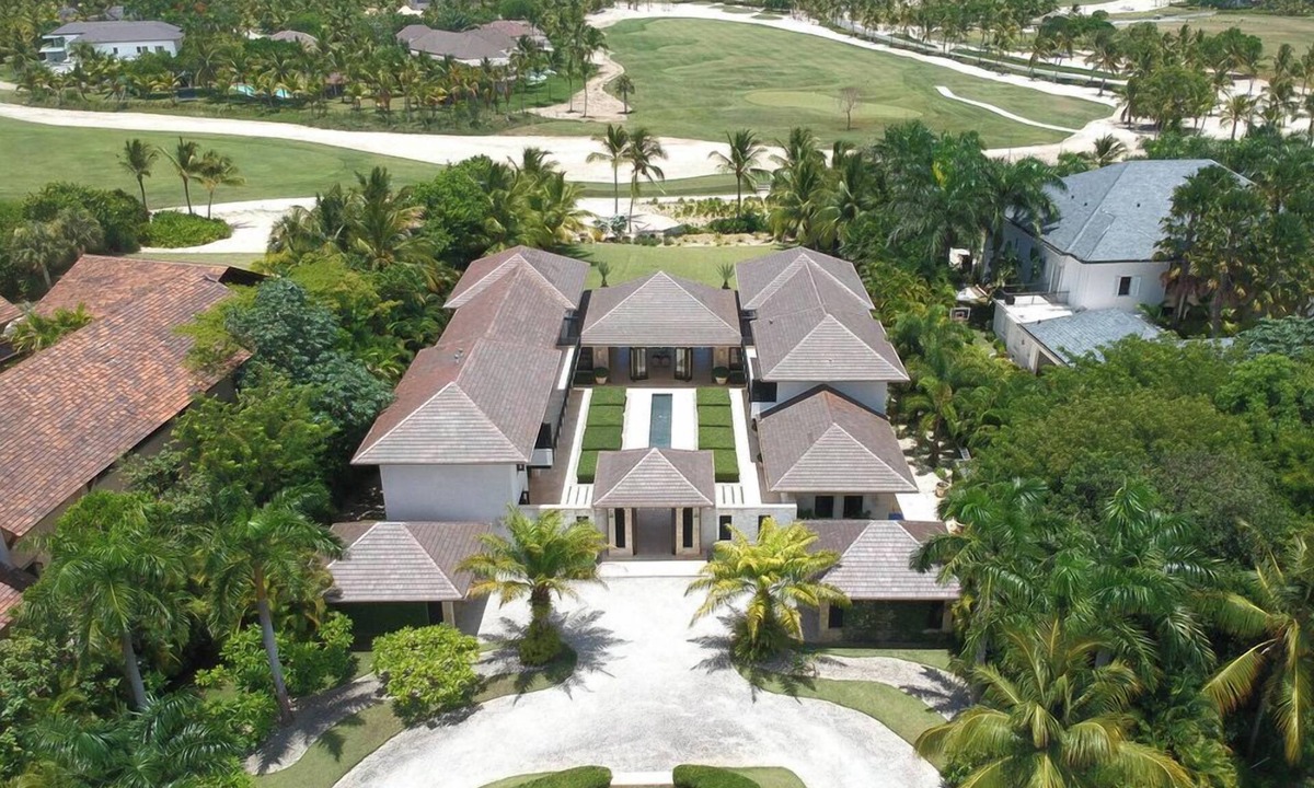 Punta Cana Villa | Arrecife 55 - Dramatic luxury villa with golf and ocean view